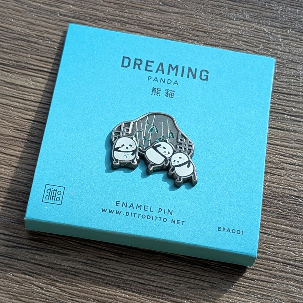 Dreaming 熊貓琺瑯章