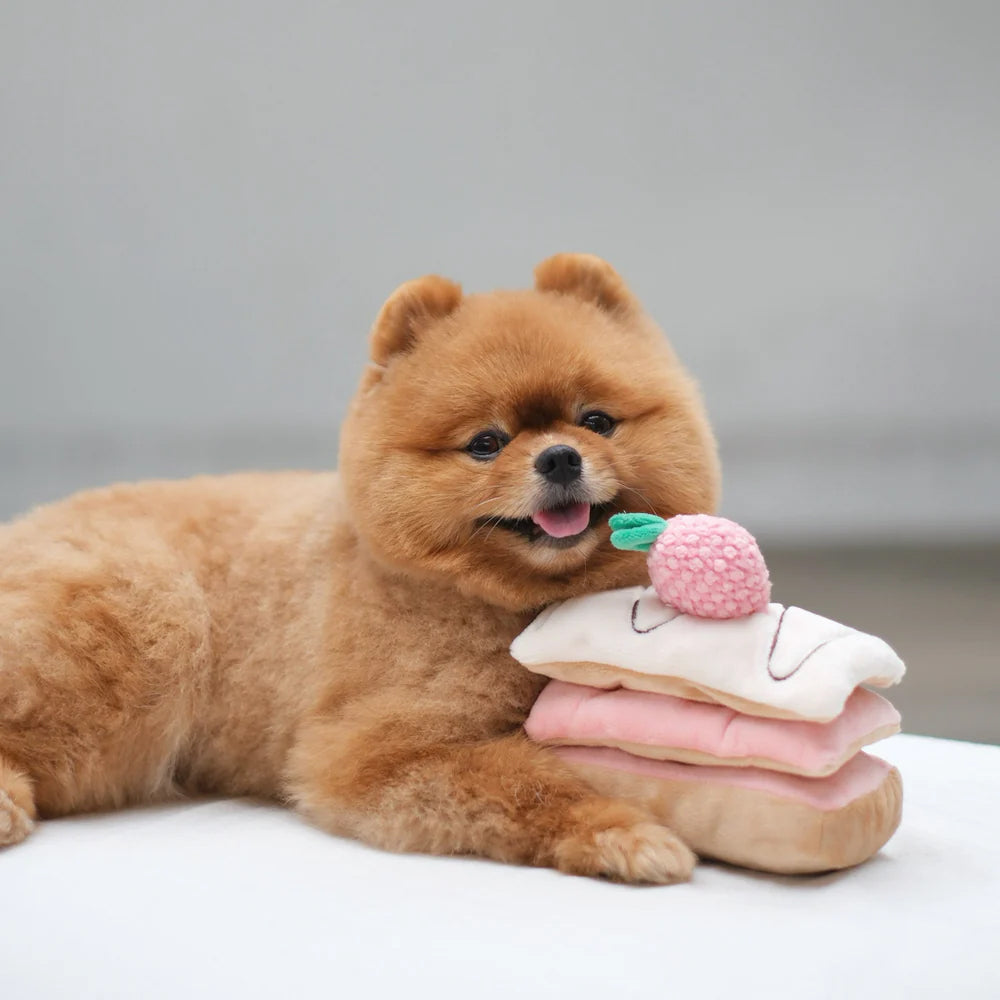 Strawberry Mille-Feuille 嗅聞狗狗毛絨玩具